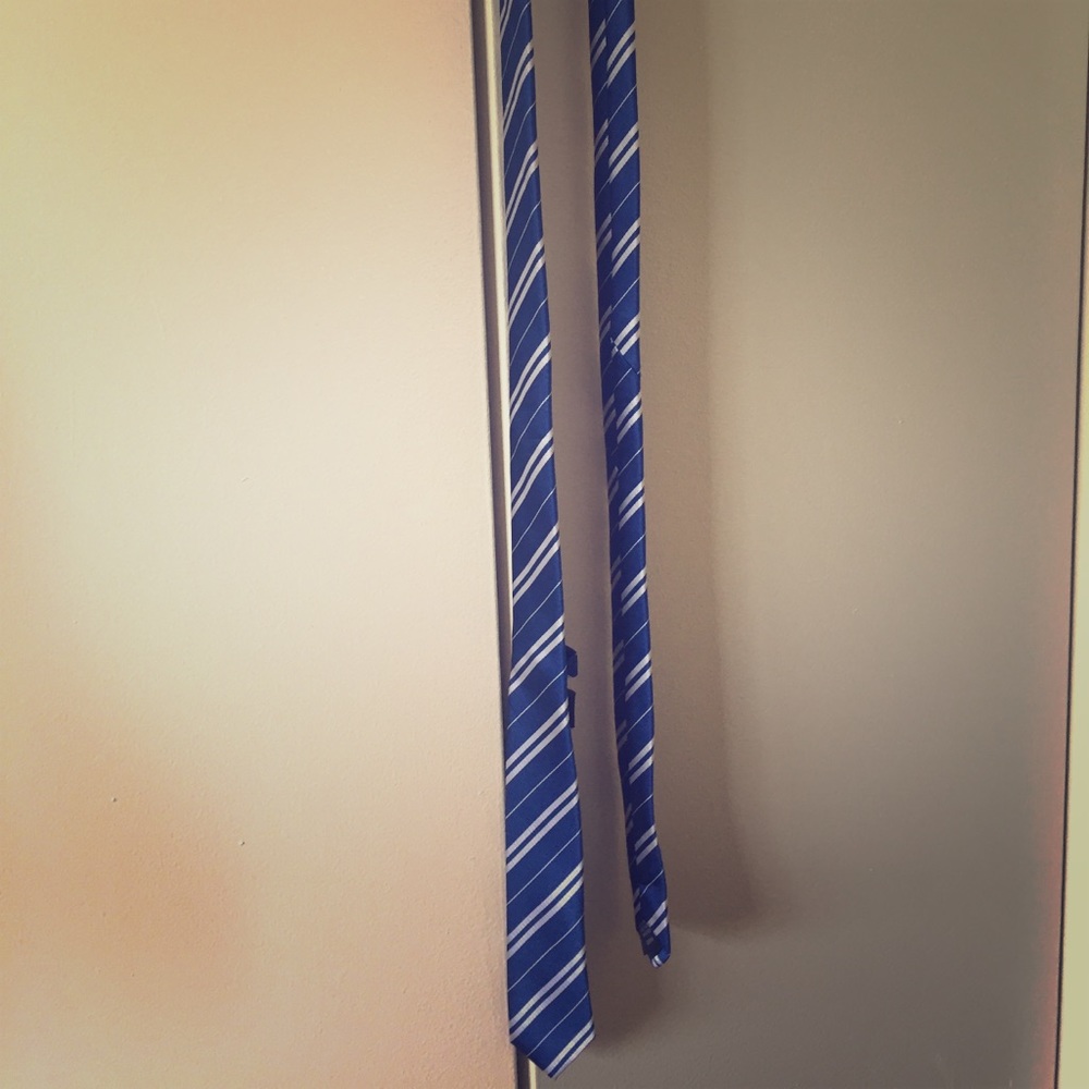 Blue and white striped necktie.
